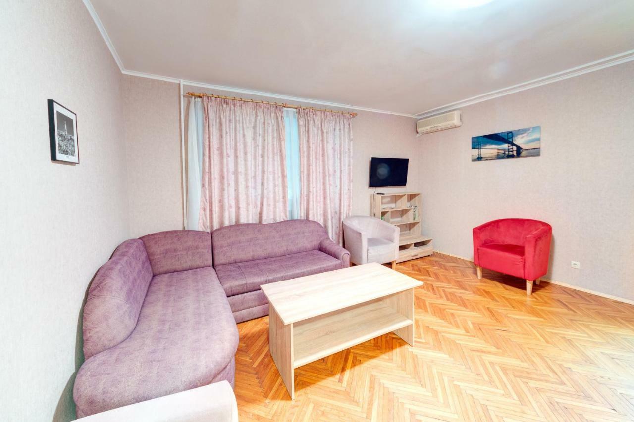 Apartments Near The Palace Of Sports Kijev Kültér fotó